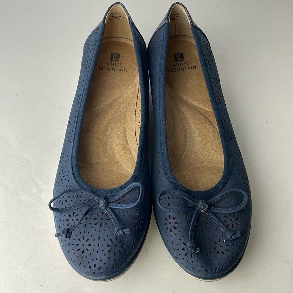 White Mountain Surprise Blue Boat Flats